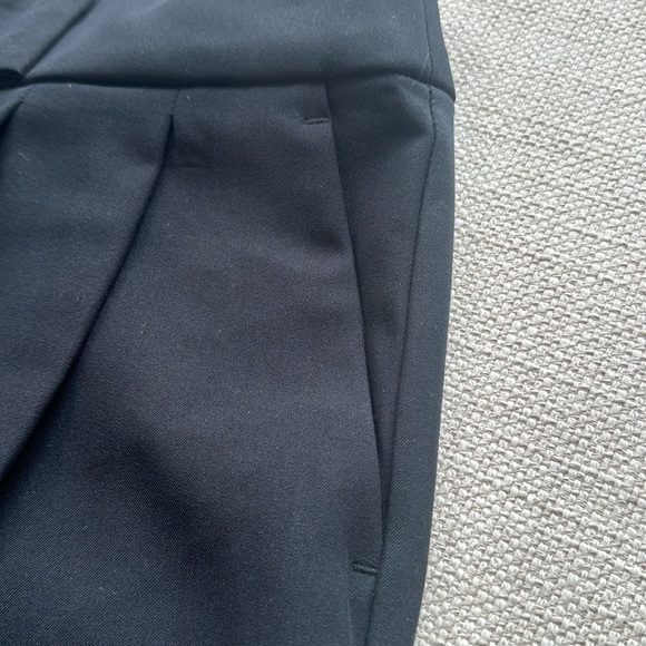 INC black dress shorts, 4, dressy, pleated, side pockets - Picture 4 of 5